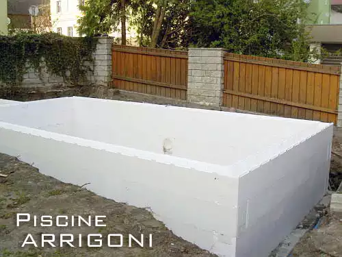 Pareti in casseri piscina