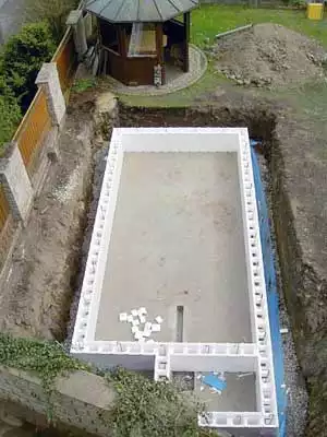 Costruzione pareti Piscina