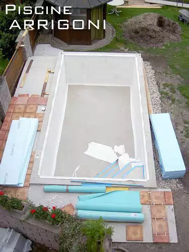 Superfici piscina pronte per posa membrana in PVC