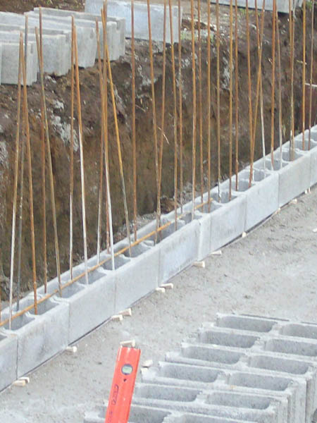 Inizio costruzione muro in casseri - Foto 8