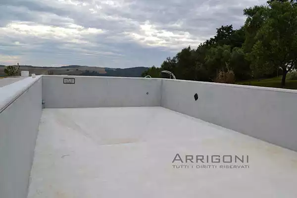 >Fondo piscina rasato