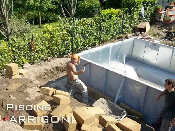 Costruzione rivestimento piscina  lato seminterrato