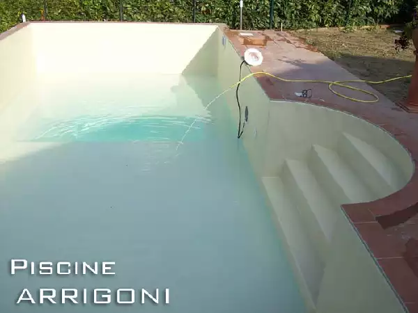 Piscina rivestita in  liner di PVC da 1,5 mm con armatura di rinforzo