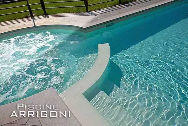 Angolo idromassaggio piscina