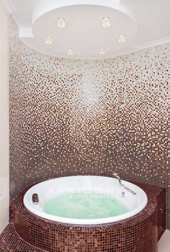 Vasca da bagno con idromassaggio e cromoterapia