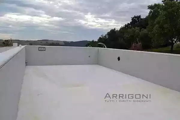 Fondo piscina rasato